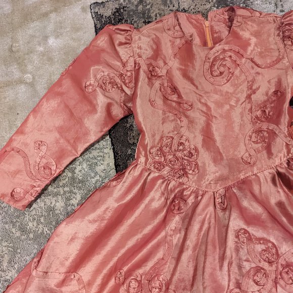 Red Dress - Picture 6 of 9